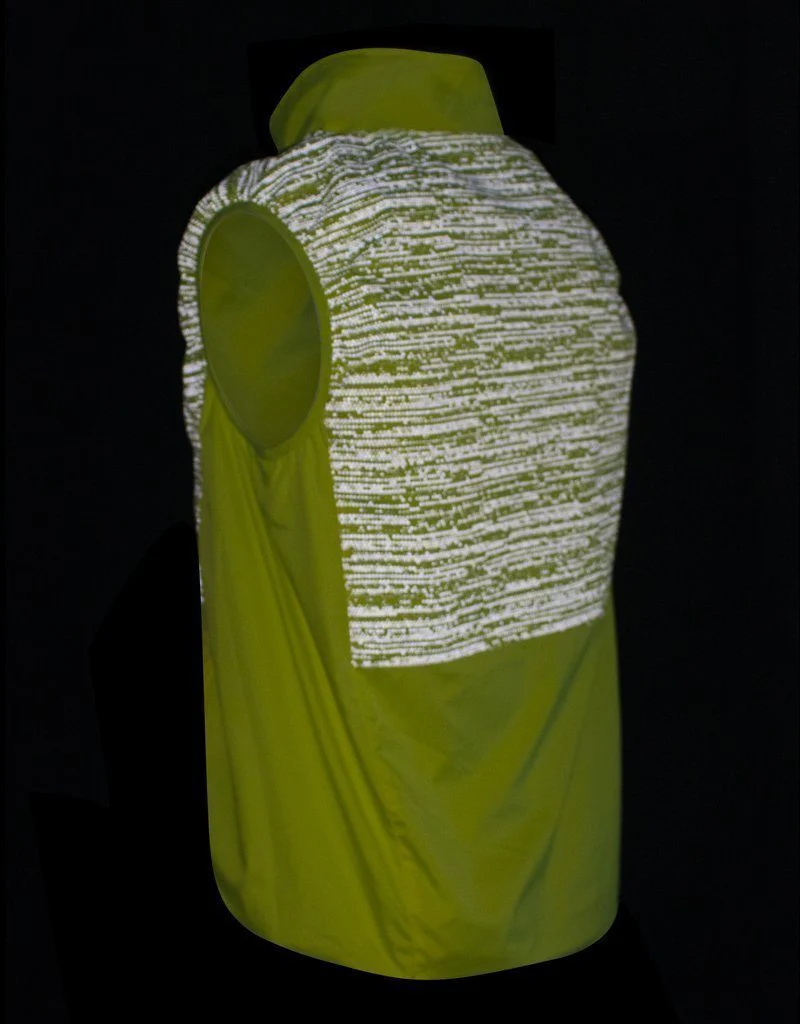 Forcefield Enhanced Visibility Running Vest - Image 8